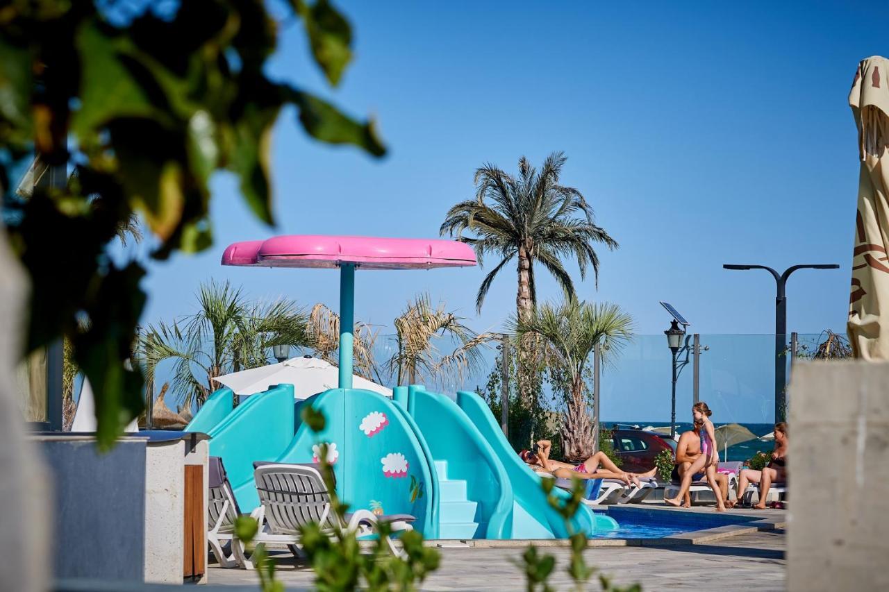 Fanta Sea Apartament Spa N Pool Beach Resort ナボダリ エクステリア 写真